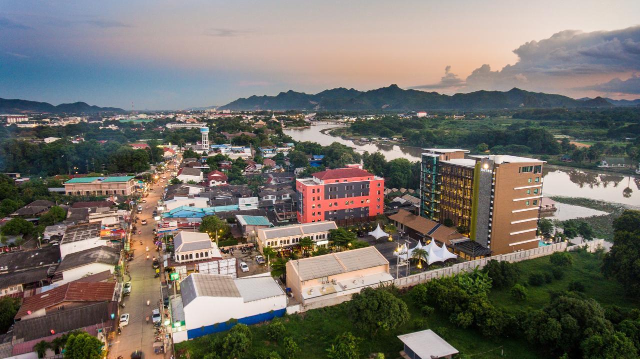 Natee The Riverfront Hotel Kanchanaburi Exterior photo